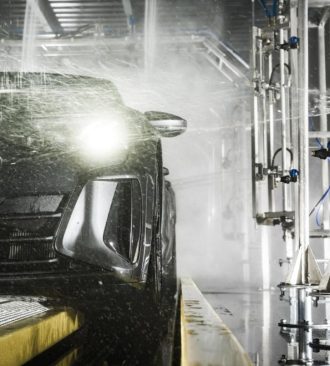 vehicles-inside-modern-touchless-car-wash-1024x660
